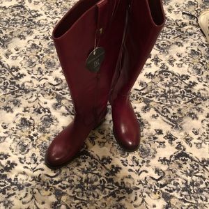 Burgundy leather boots size 6 Wide Calf